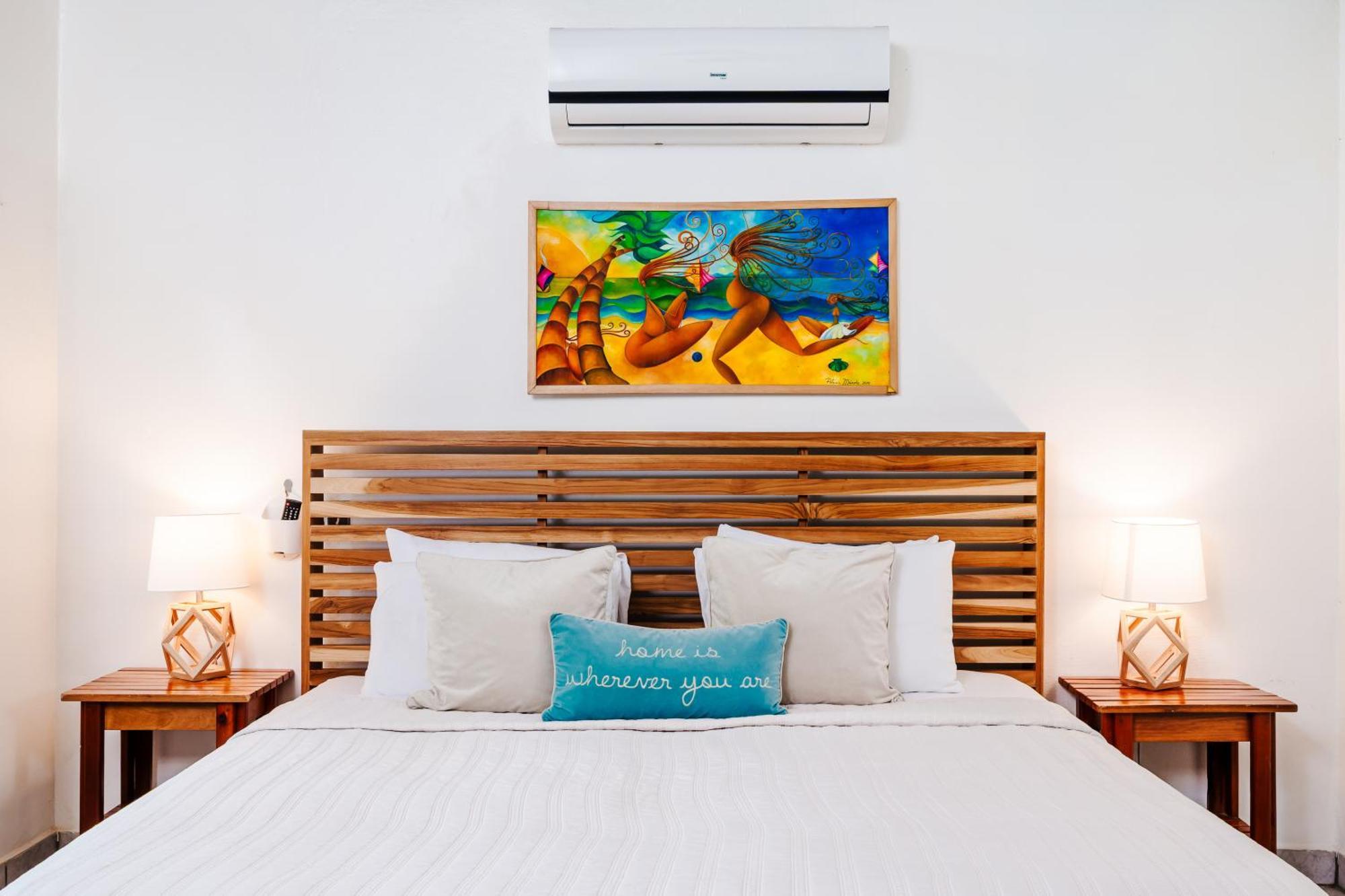 Casa Sueca - At The Tamarindo